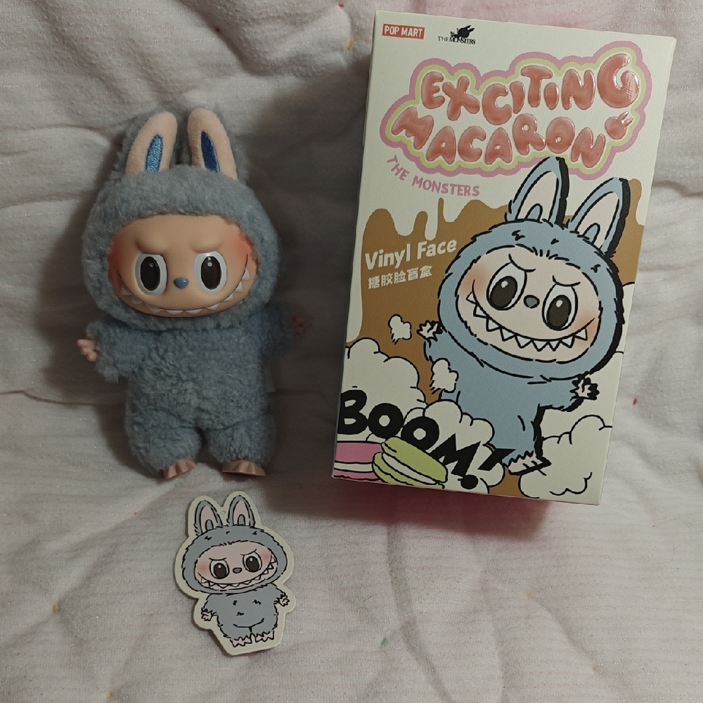 Pop Mart Exciting Macaroon Labubu (Sea Salt Coconut)